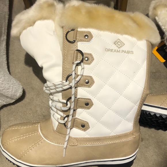 Beautiful color waterproof snow boots new Size 8 - Picture 3 of 10